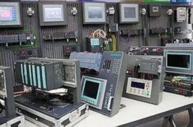 ເປັນຫຍັງ Siemens S7-400H ຈຶ່ງເປັນຕົວຄວບຄຸມການຊໍ້າຊ້ອນຂອງ Go-To ສໍາລັບຄໍາຮ້ອງສະຫມັກອຸດສາຫະກໍາທີ່ສໍາຄັນ?
